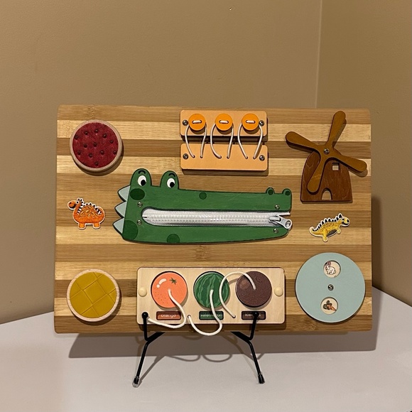 Busy Boards - Picture 2 of 16